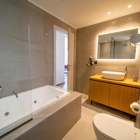 Luxury House - Center - Sleeps 8 Holiday home